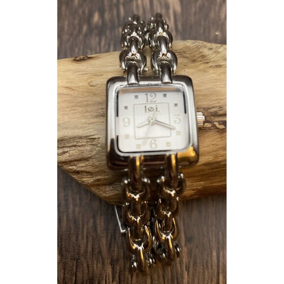 l.e.i. Watch Women’s New Battery Silver Tone Two Chains Band Adjustable New Bat